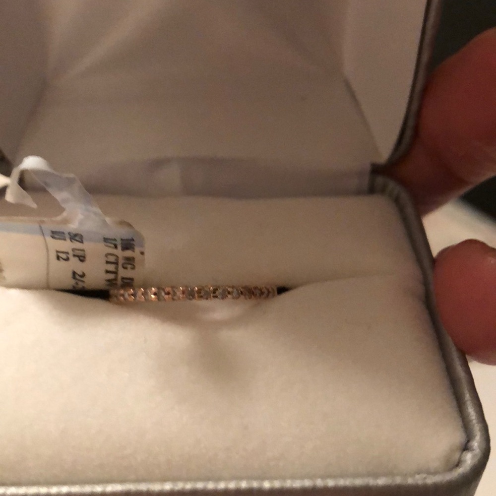 Diamond band new still in the box!❤️
